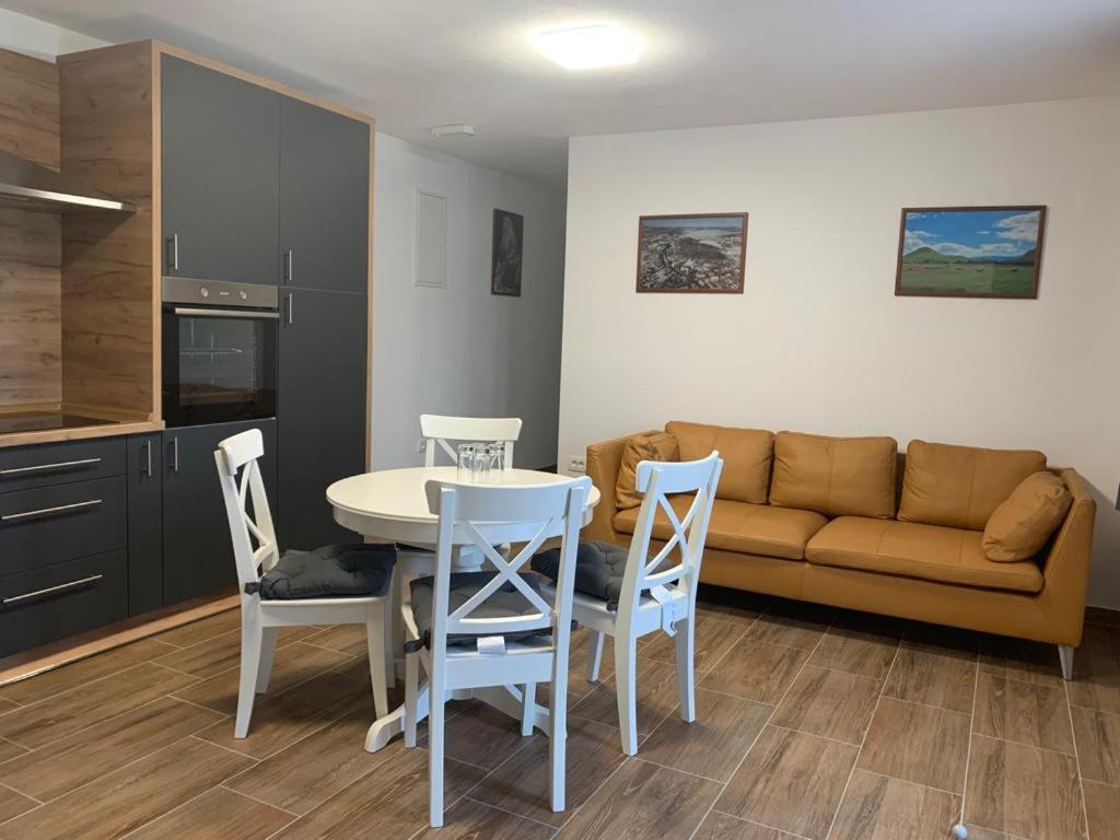 Apartmani Albatros Perusic Екстериор снимка